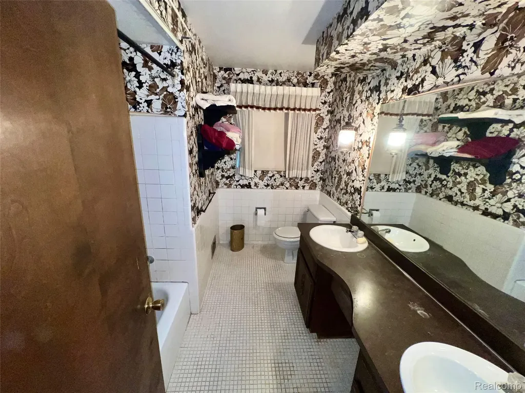 37115 Pocahontas Drive Clinton Charter Township MI 48036