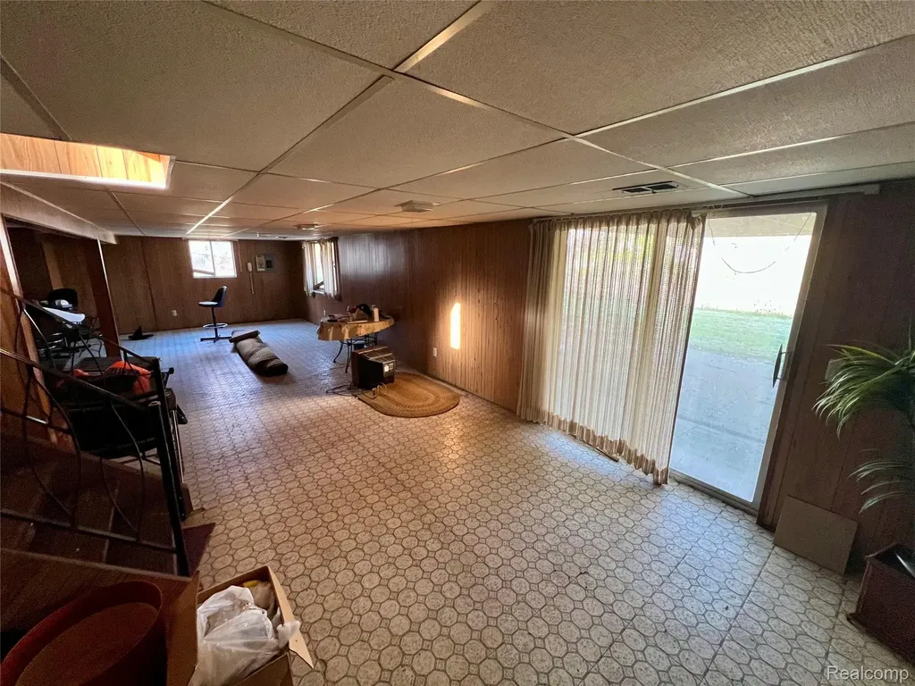 37115 Pocahontas Drive Clinton Charter Township MI 48036