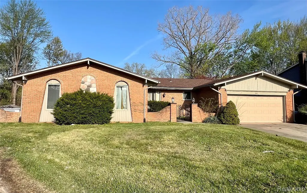 37115 Pocahontas Drive Clinton Charter Township MI 48036