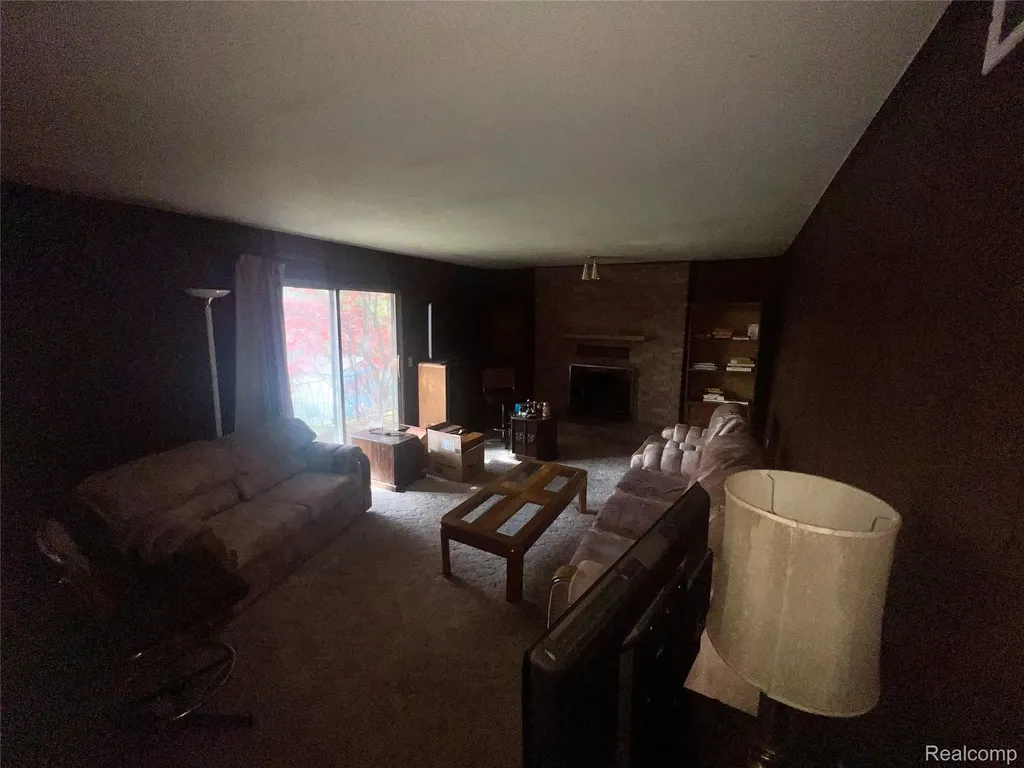 37115 Pocahontas Drive Clinton Charter Township MI 48036