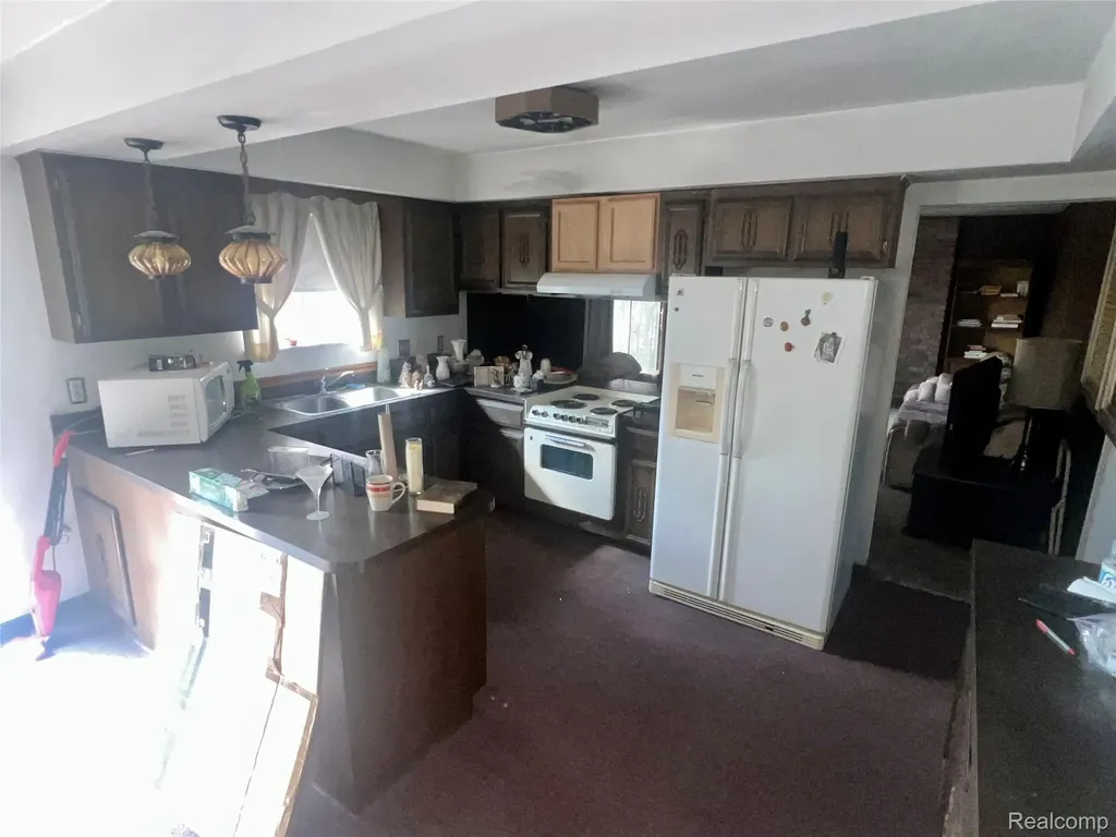 37115 Pocahontas Drive Clinton Charter Township MI 48036