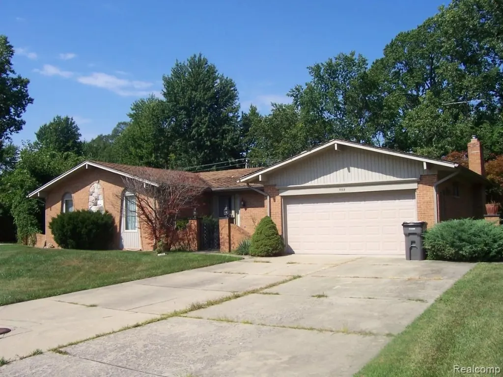 37115 Pocahontas Drive Clinton Charter Township MI 48036