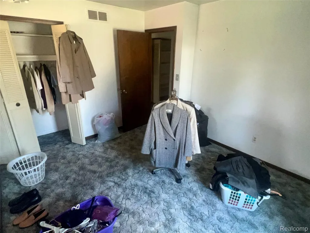 37115 Pocahontas Drive Clinton Charter Township MI 48036