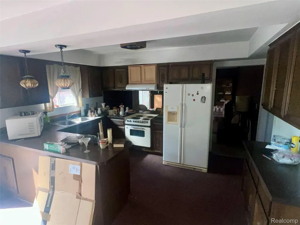 37115 Pocahontas Drive Clinton Charter Township MI 48036