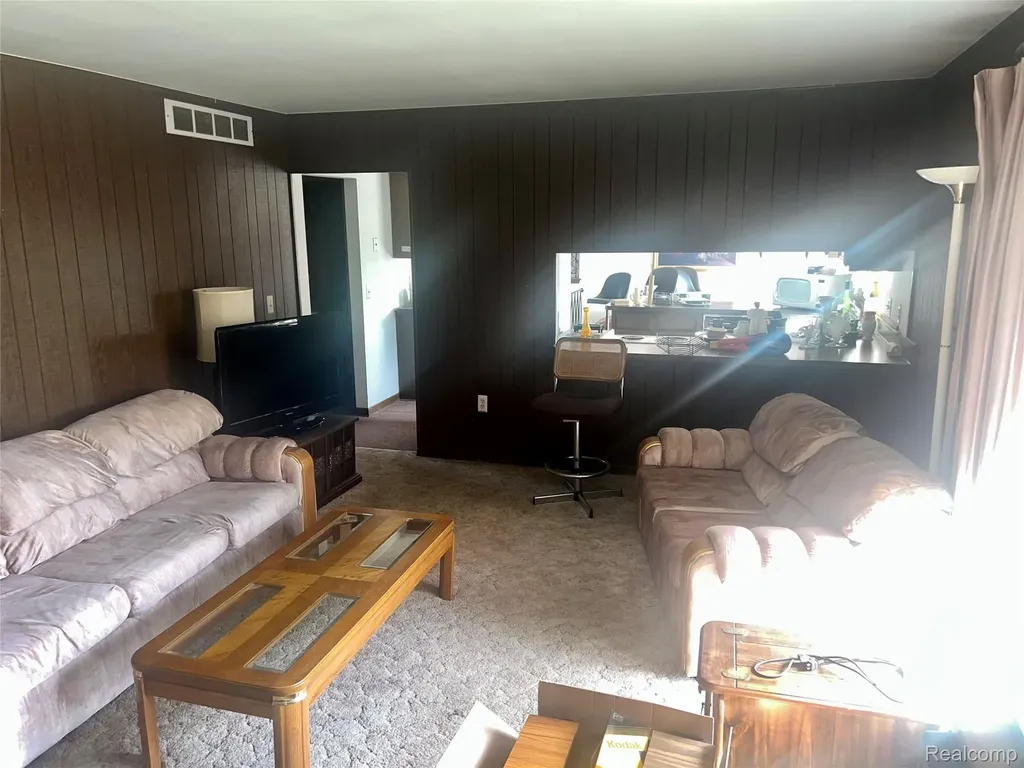 37115 Pocahontas Drive Clinton Charter Township MI 48036