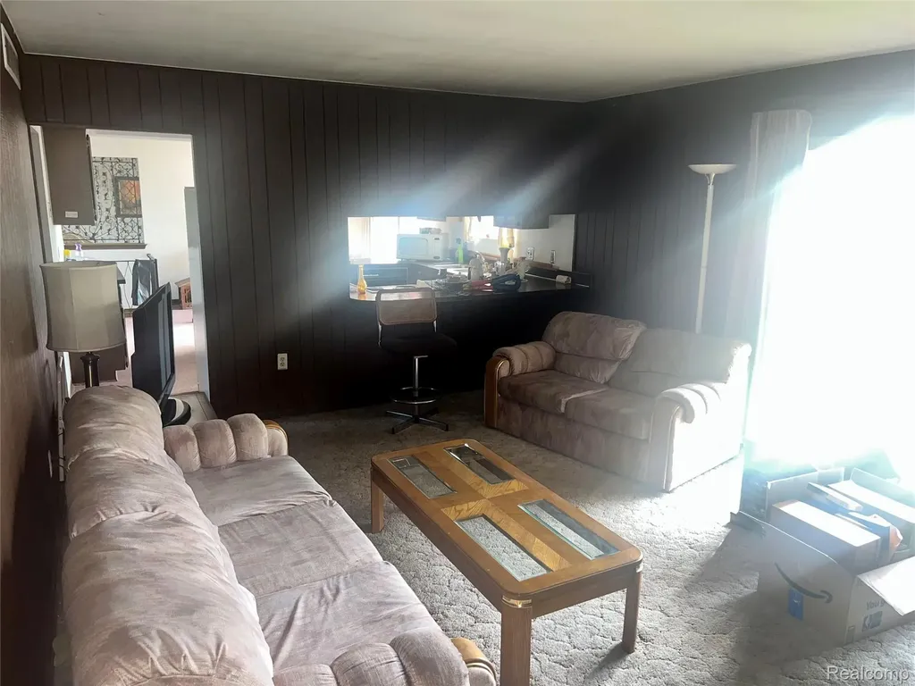 37115 Pocahontas Drive Clinton Charter Township MI 48036