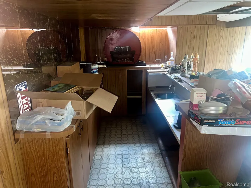 37115 Pocahontas Drive Clinton Charter Township MI 48036