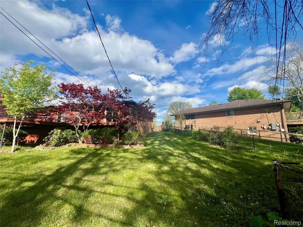 37115 Pocahontas Drive Clinton Charter Township MI 48036