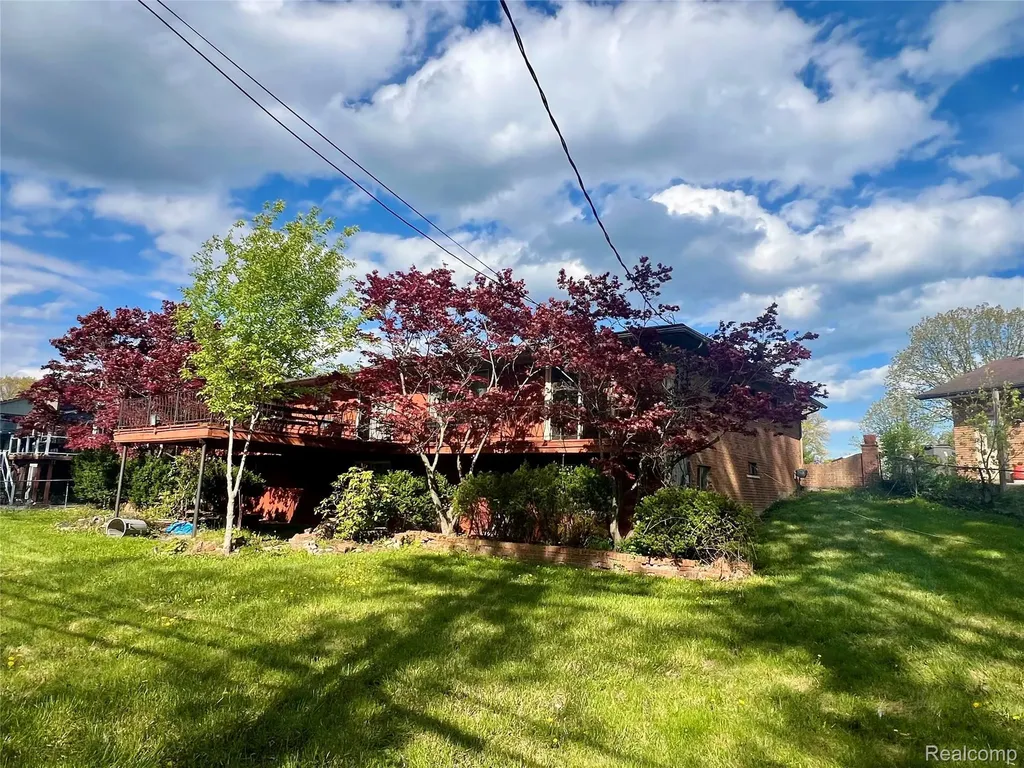 37115 Pocahontas Drive Clinton Charter Township MI 48036