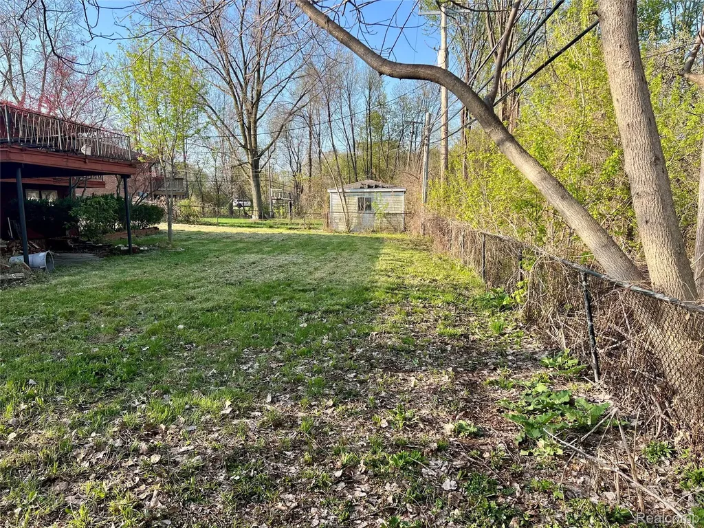 37115 Pocahontas Drive Clinton Charter Township MI 48036
