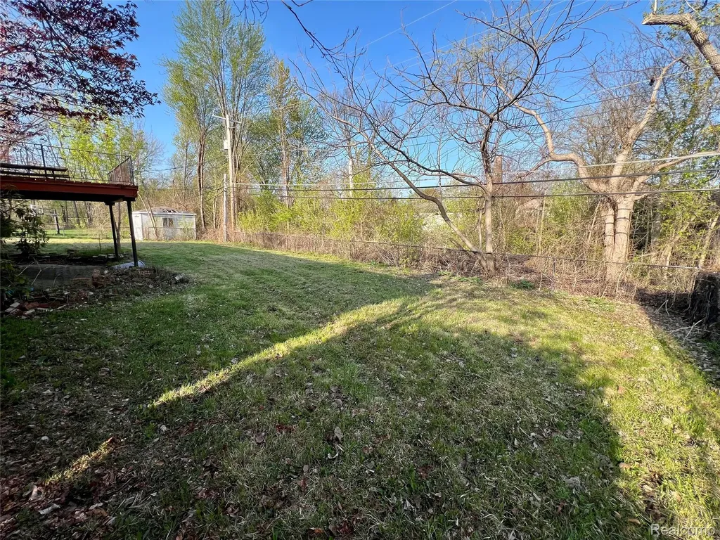 37115 Pocahontas Drive Clinton Charter Township MI 48036