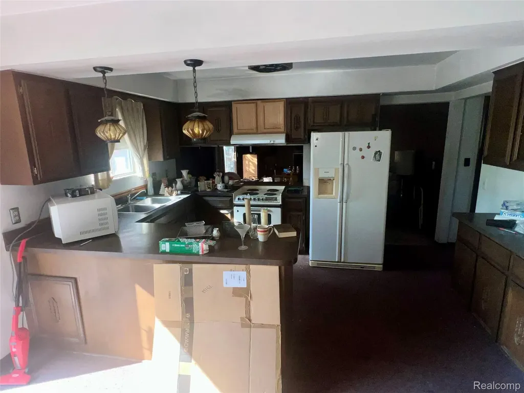 37115 Pocahontas Drive Clinton Charter Township MI 48036