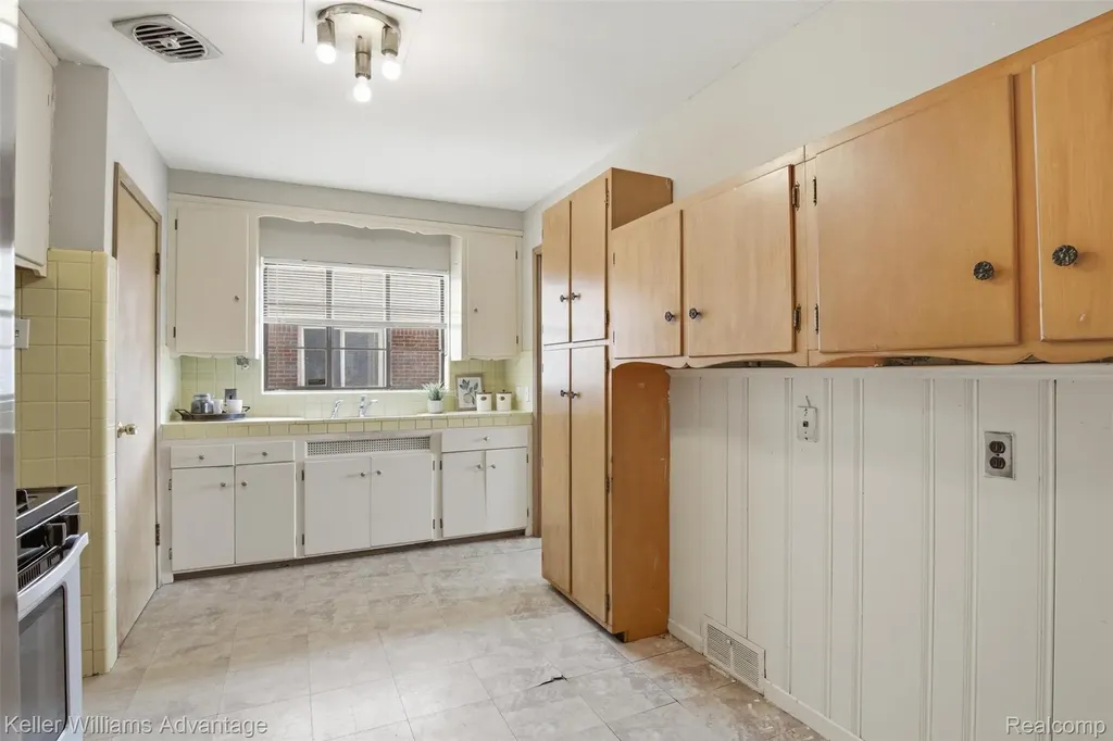 19946 Robson Street Detroit City MI 48235