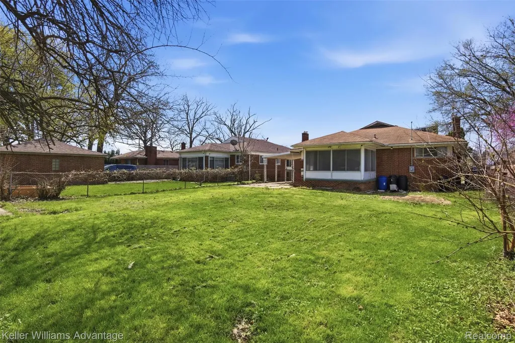 19946 Robson Street Detroit City MI 48235