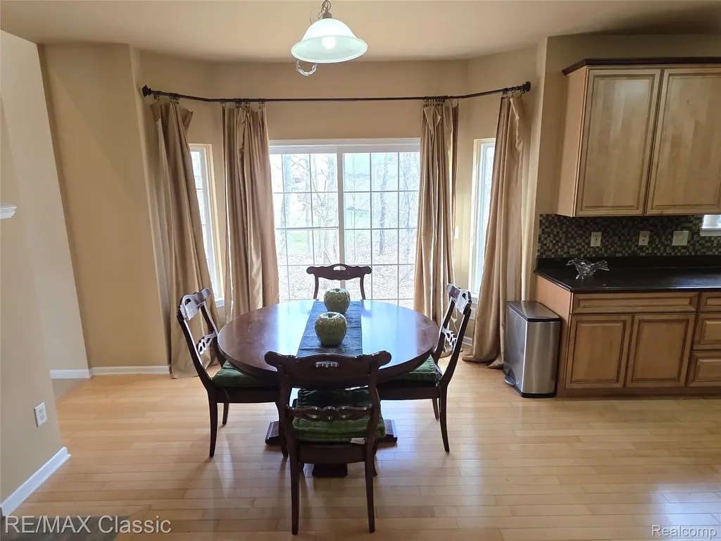 14215 Red Oak Drive Van Buren Charter Township MI 48111