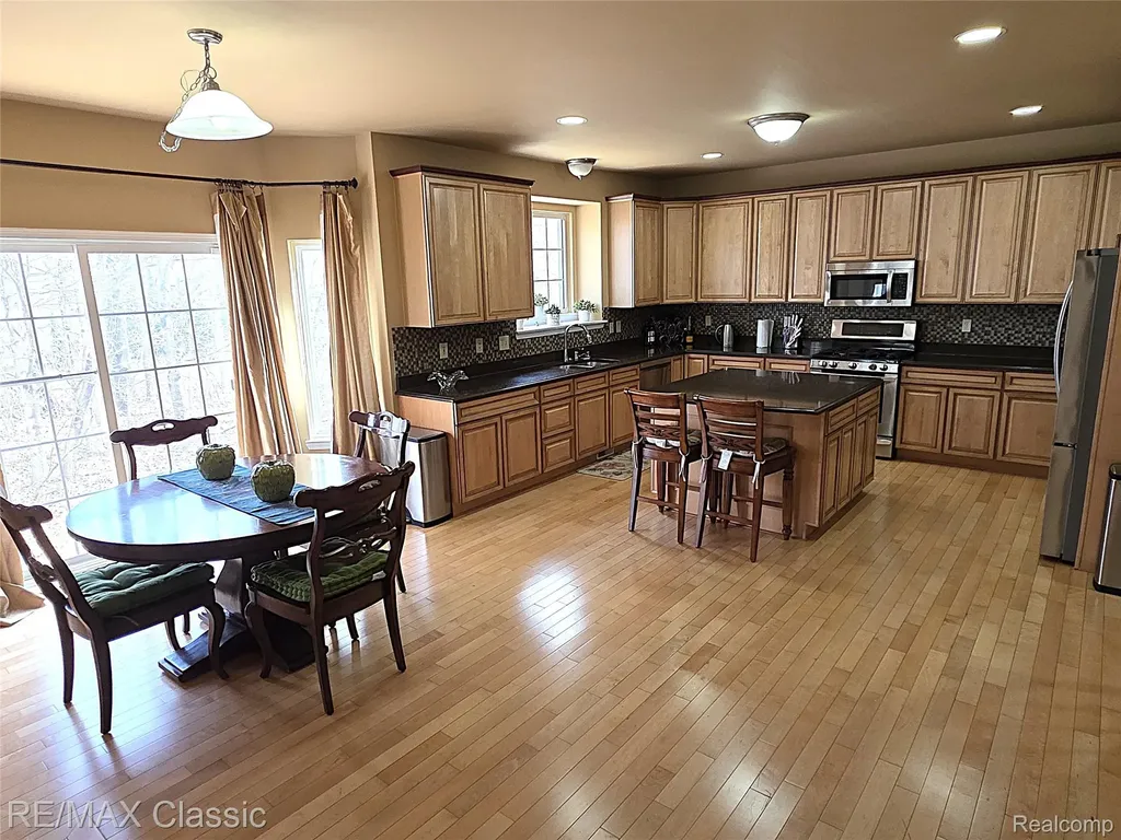 14215 Red Oak Drive Van Buren Charter Township MI 48111