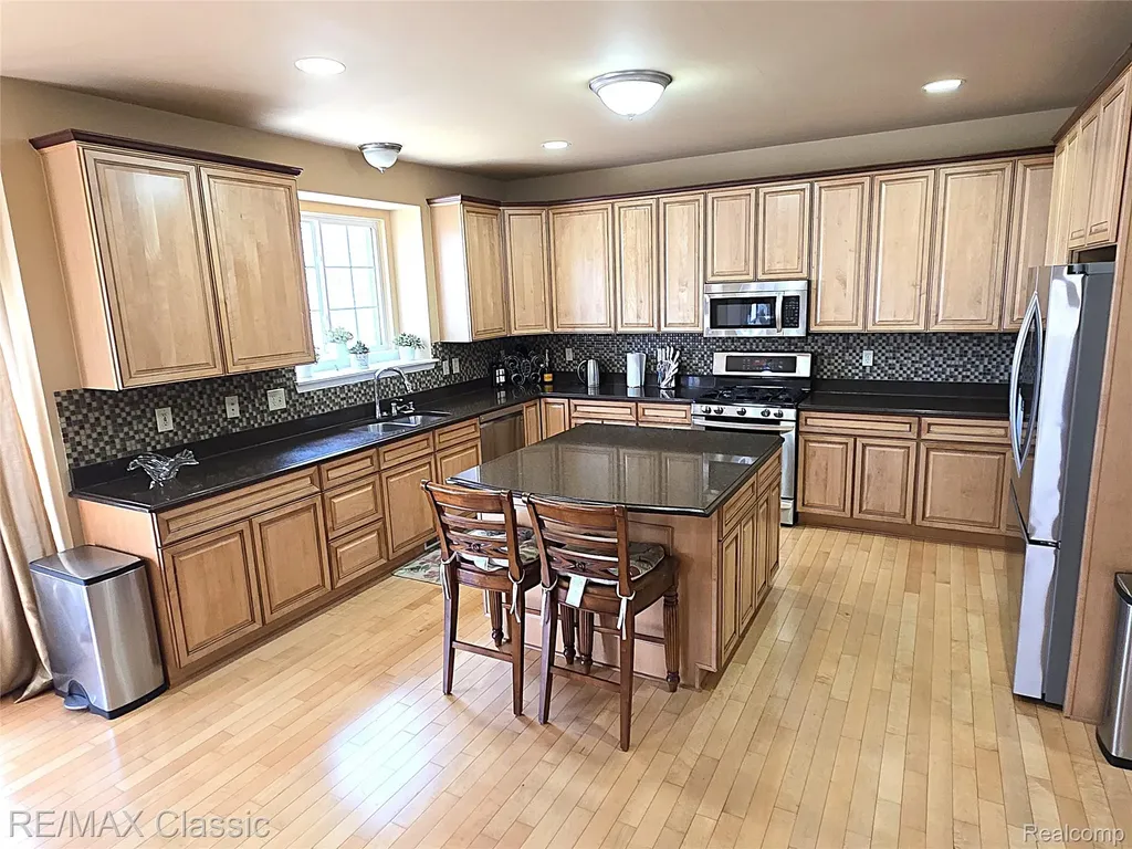 14215 Red Oak Drive Van Buren Charter Township MI 48111