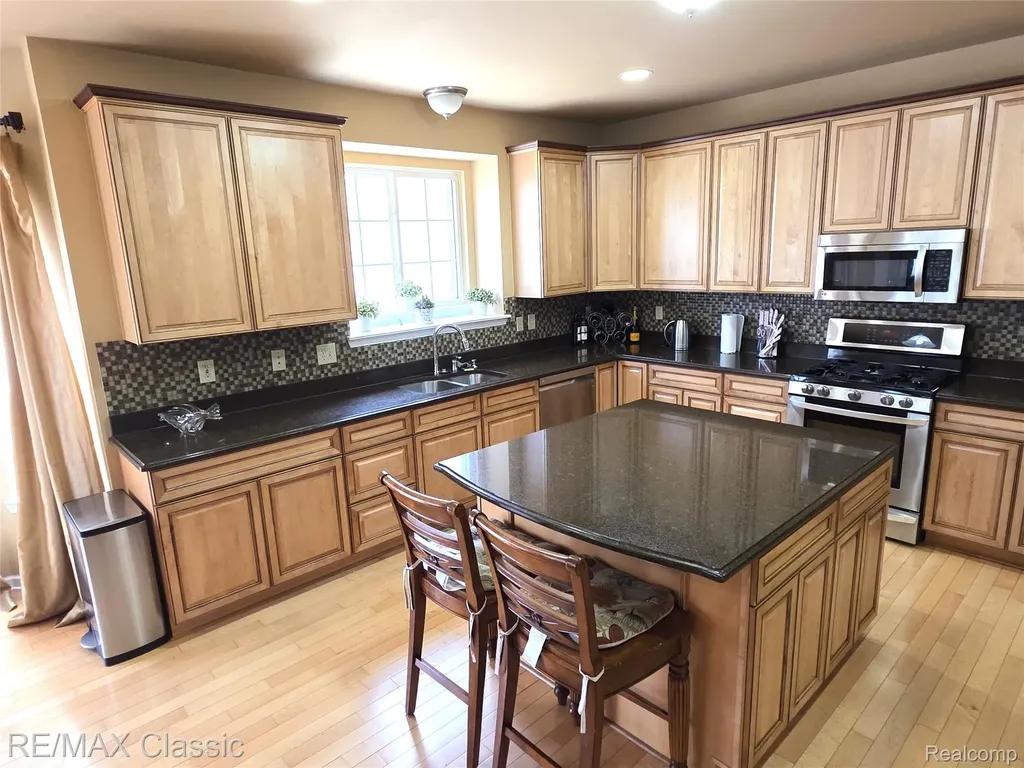 14215 Red Oak Drive Van Buren Charter Township MI 48111