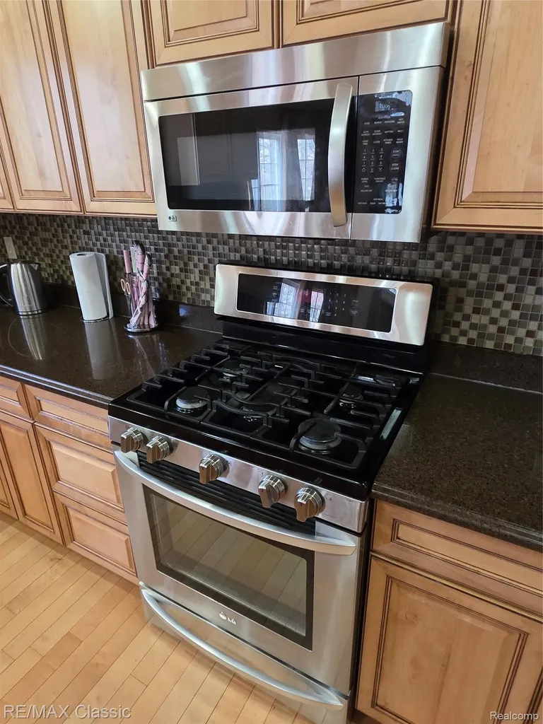 14215 Red Oak Drive Van Buren Charter Township MI 48111