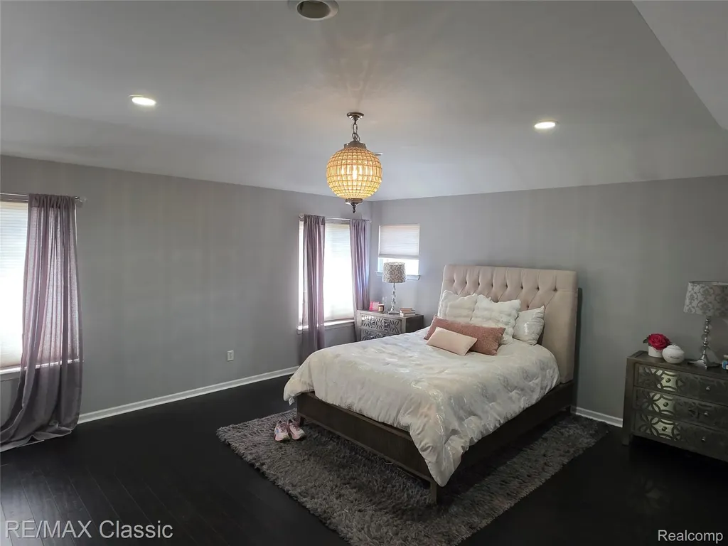 14215 Red Oak Drive Van Buren Charter Township MI 48111