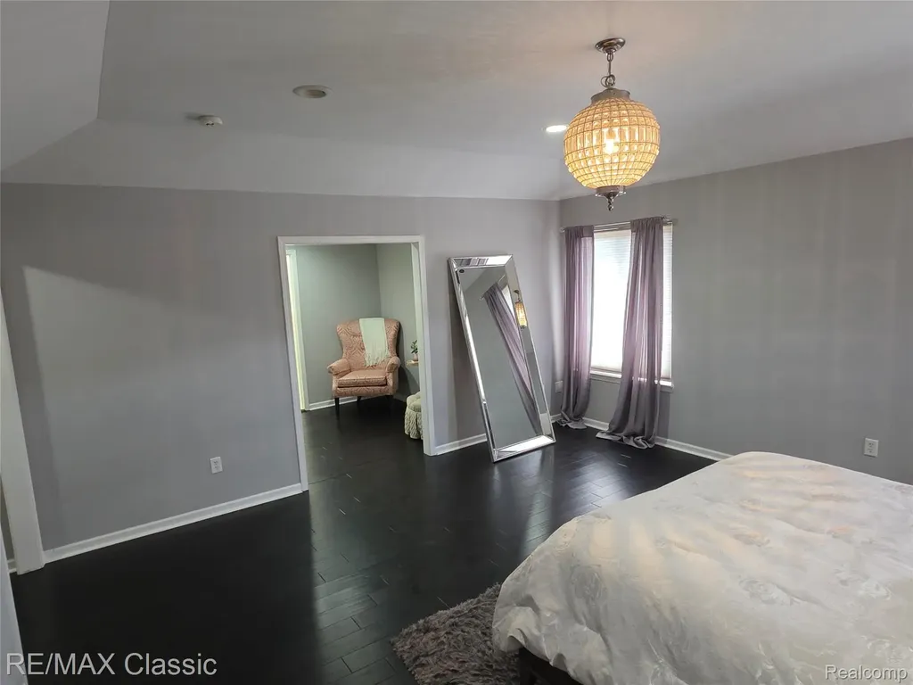 14215 Red Oak Drive Van Buren Charter Township MI 48111