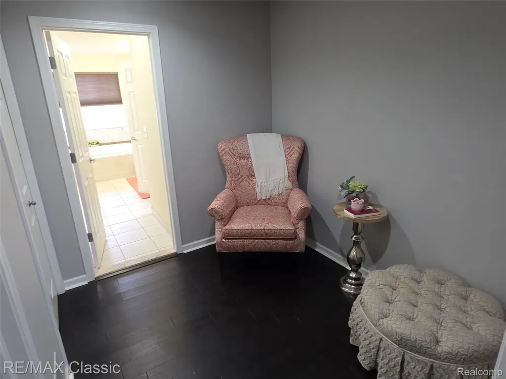 14215 Red Oak Drive Van Buren Charter Township MI 48111