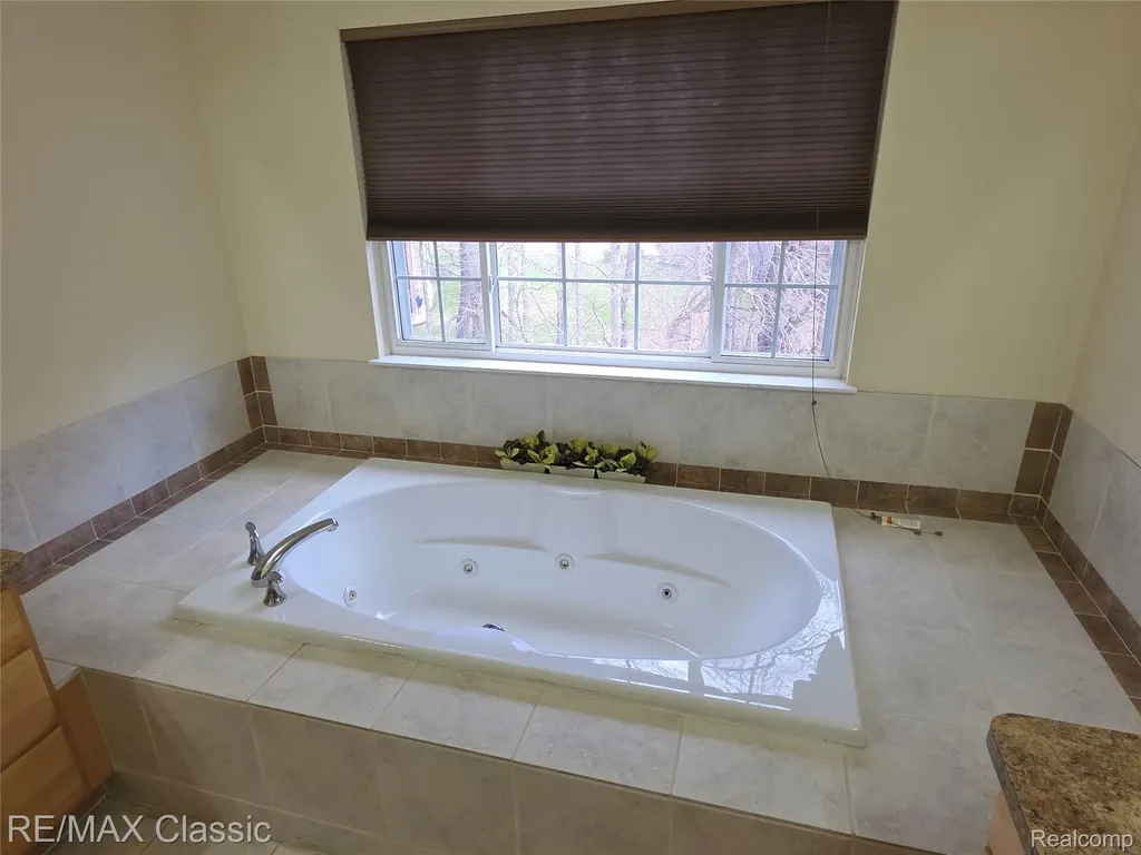 14215 Red Oak Drive Van Buren Charter Township MI 48111