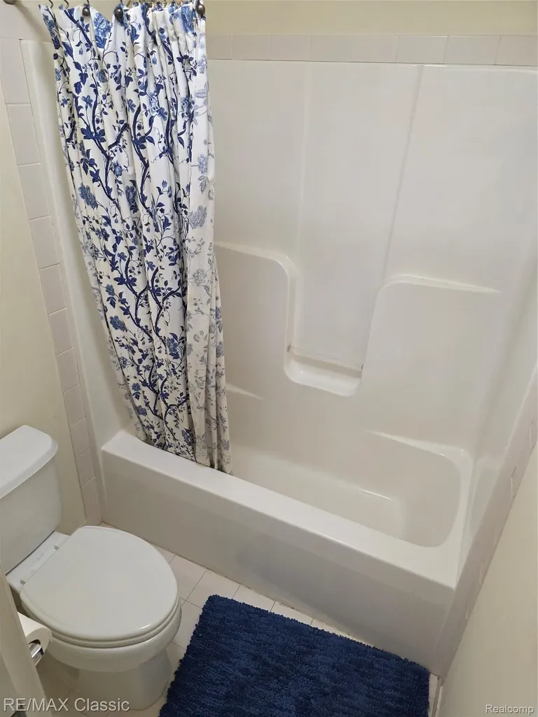 14215 Red Oak Drive Van Buren Charter Township MI 48111