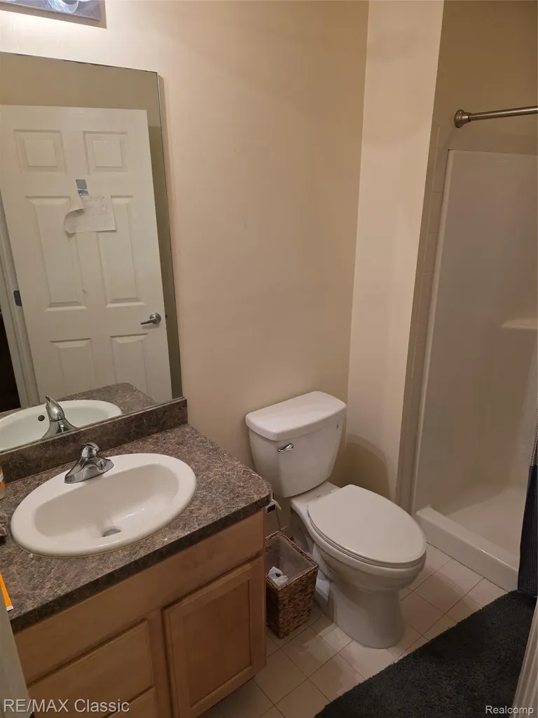 14215 Red Oak Drive Van Buren Charter Township MI 48111