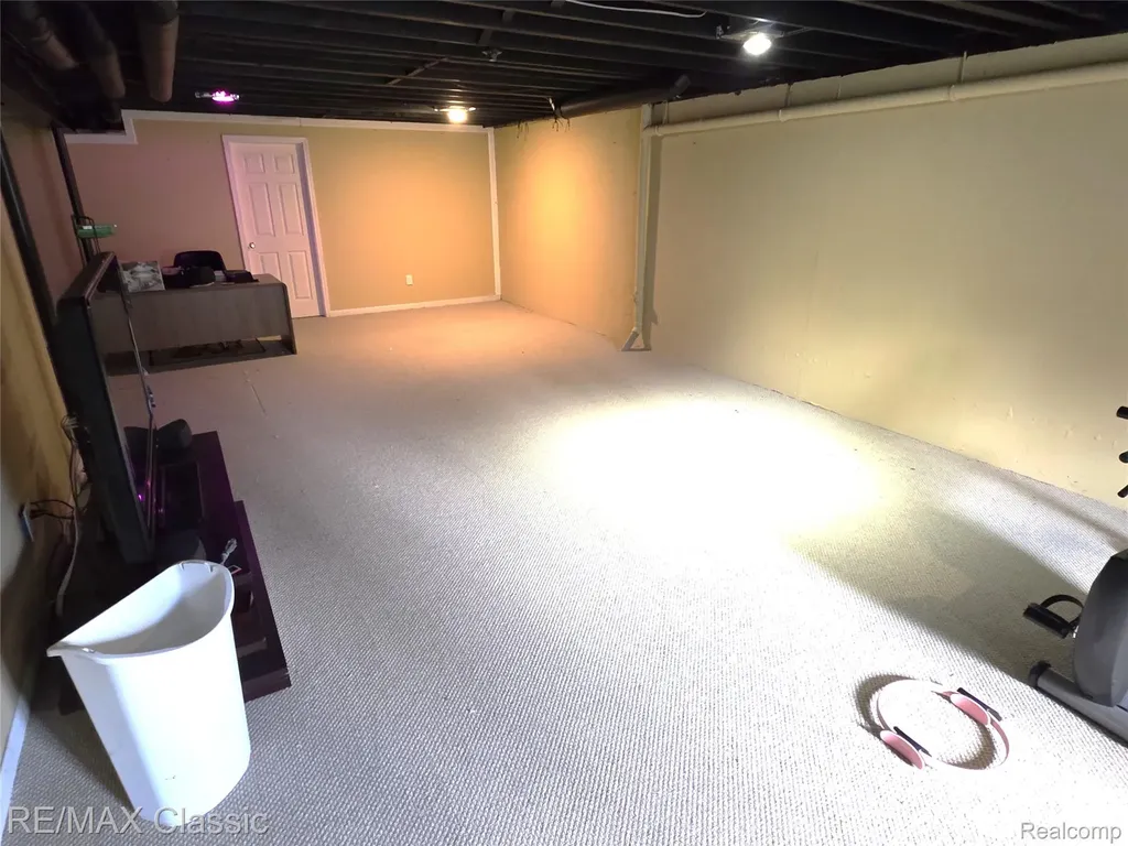 14215 Red Oak Drive Van Buren Charter Township MI 48111