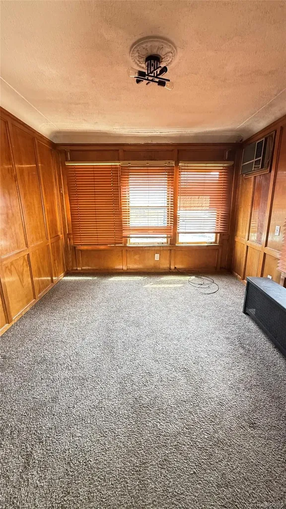 3211 Leslie Street Detroit City MI 48238