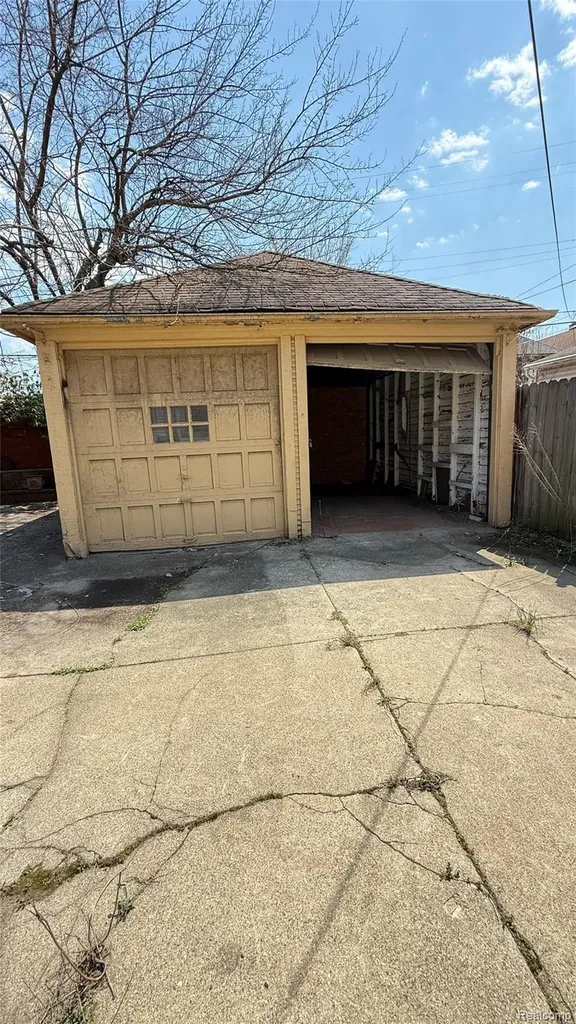 3211 Leslie Street Detroit City MI 48238