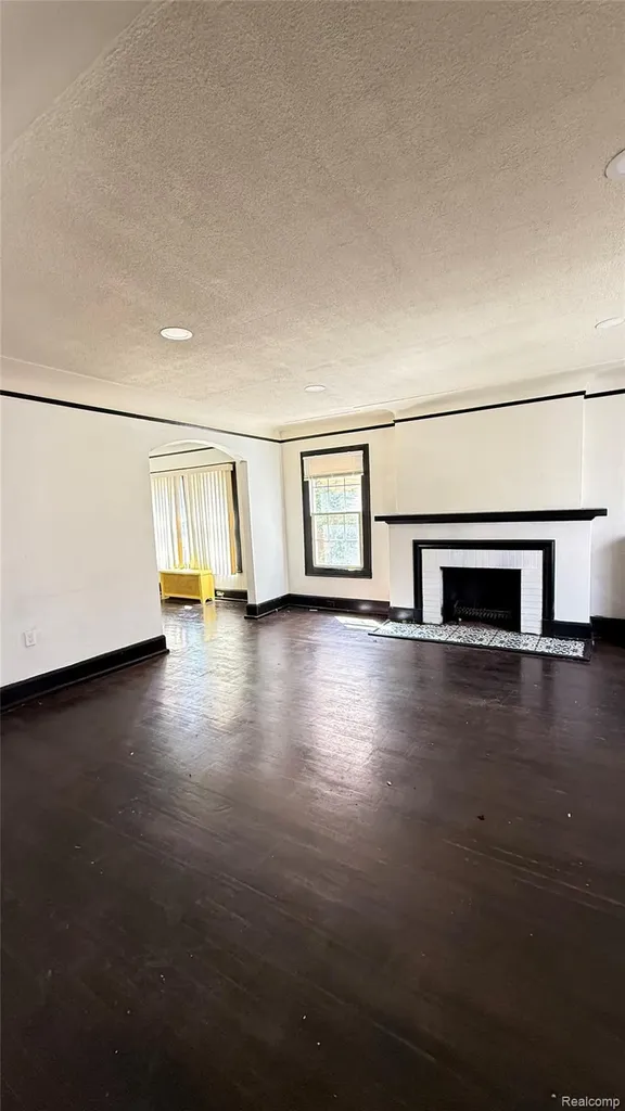 3211 Leslie Street Detroit City MI 48238