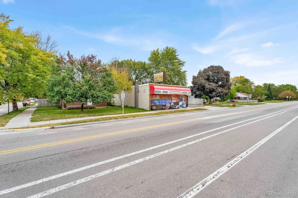 17423 Martin Road Roseville City MI 48066