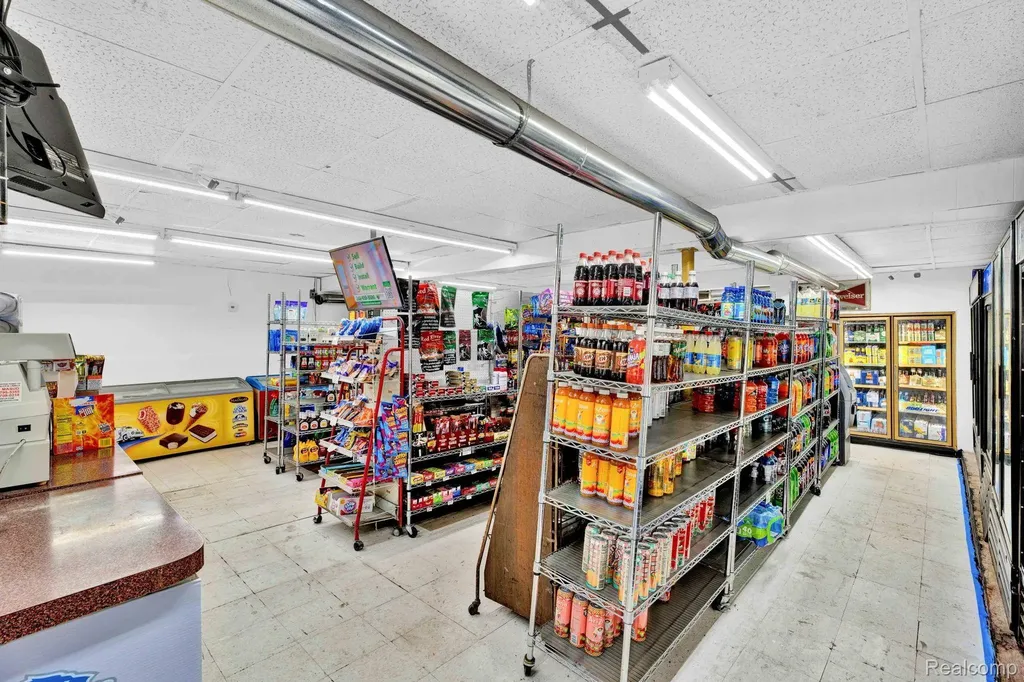 17423 Martin Road Roseville City MI 48066