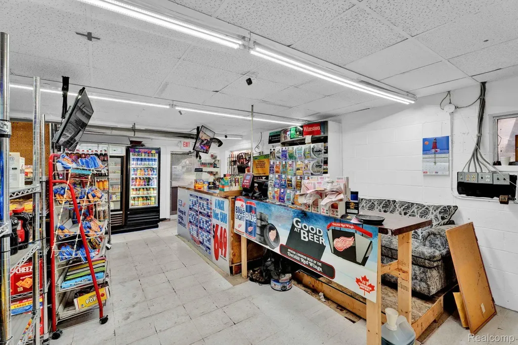 17423 Martin Road Roseville City MI 48066