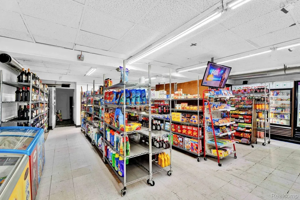 17423 Martin Road Roseville City MI 48066