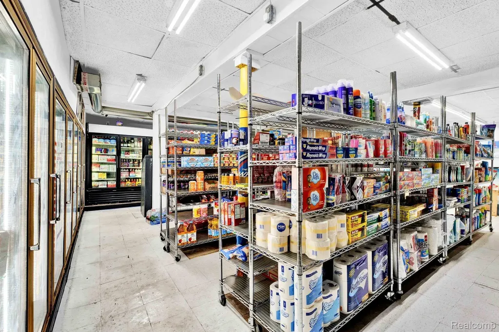 17423 Martin Road Roseville City MI 48066