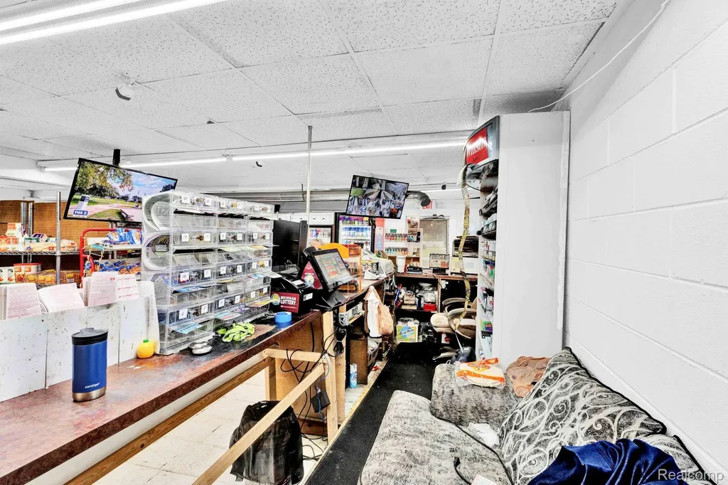 17423 Martin Road Roseville City MI 48066