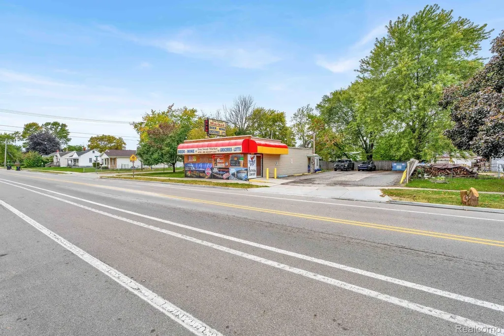 17423 Martin Road Roseville City MI 48066