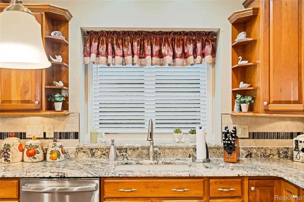 945 Saint James Park Avenue Monroe Charter Township MI 48161