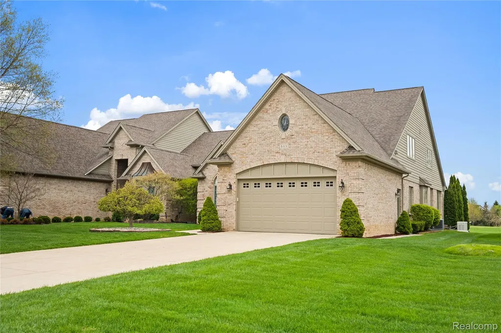 945 Saint James Park Avenue Monroe Charter Township MI 48161