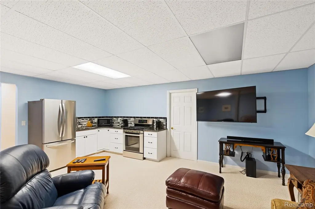 945 Saint James Park Avenue Monroe Charter Township MI 48161