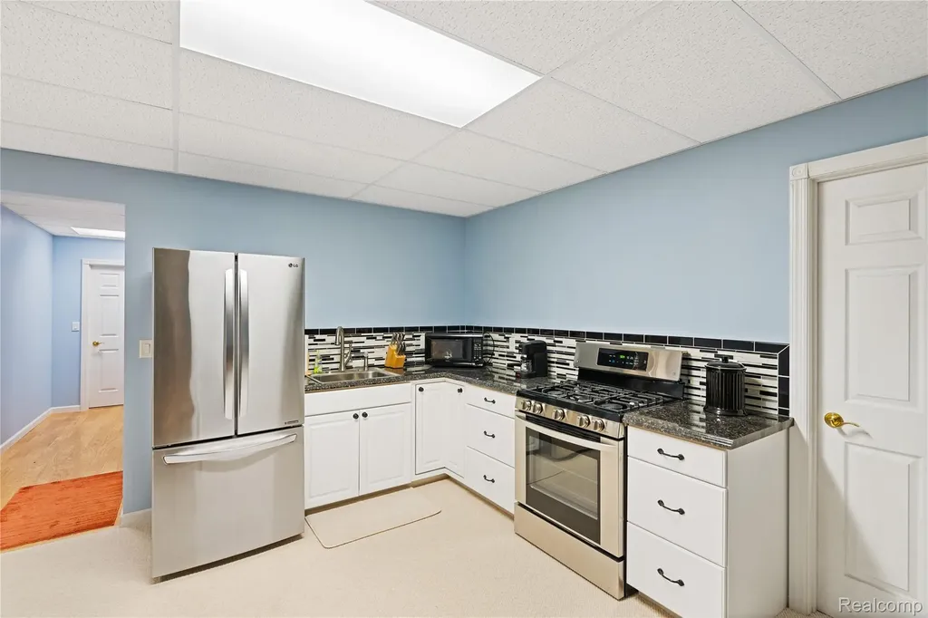 945 Saint James Park Avenue Monroe Charter Township MI 48161