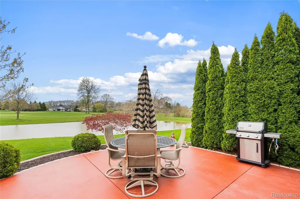 945 Saint James Park Avenue Monroe Charter Township MI 48161
