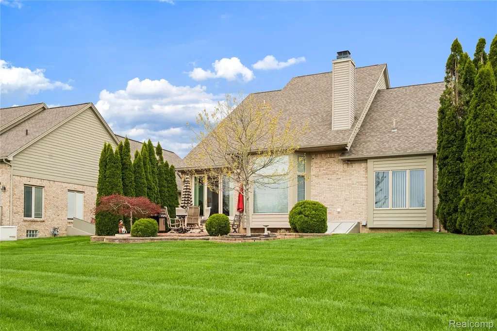 945 Saint James Park Avenue Monroe Charter Township MI 48161