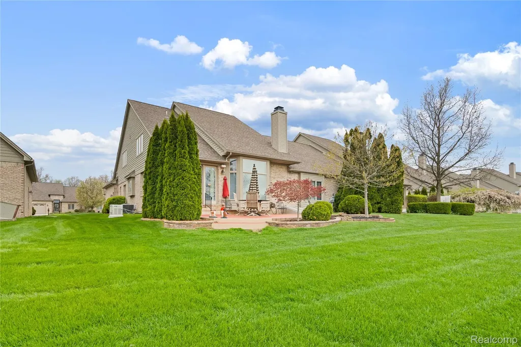 945 Saint James Park Avenue Monroe Charter Township MI 48161