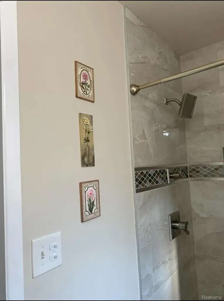 46721 Peach Grove Macomb Township MI 48044