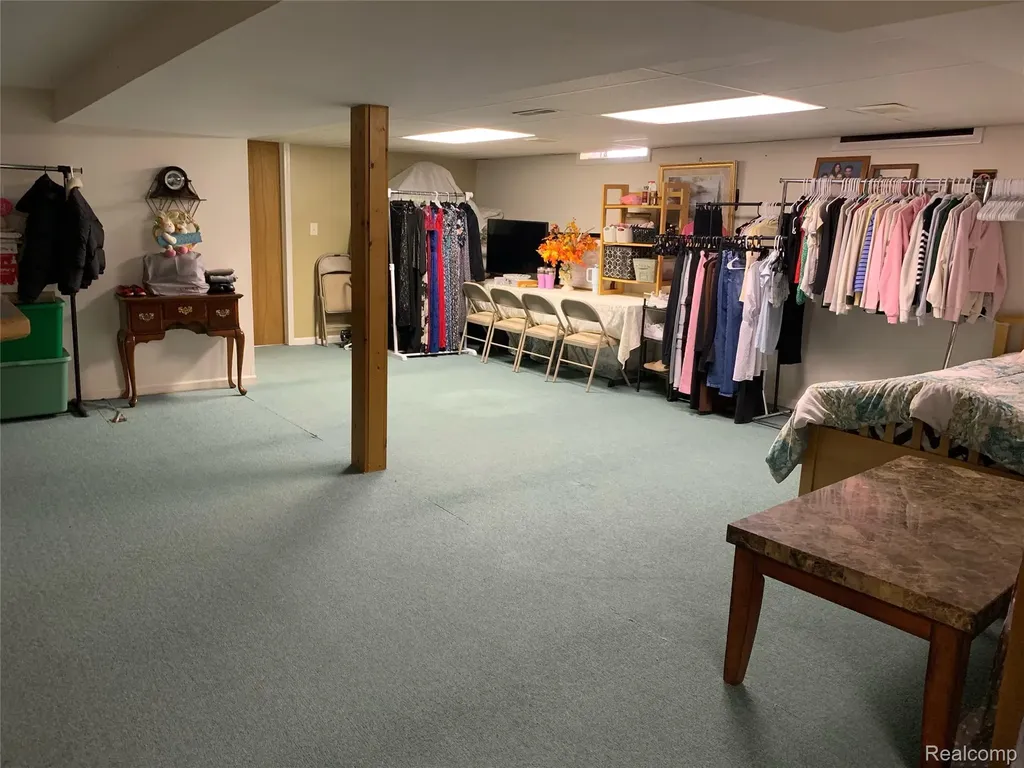 46721 Peach Grove Macomb Township MI 48044