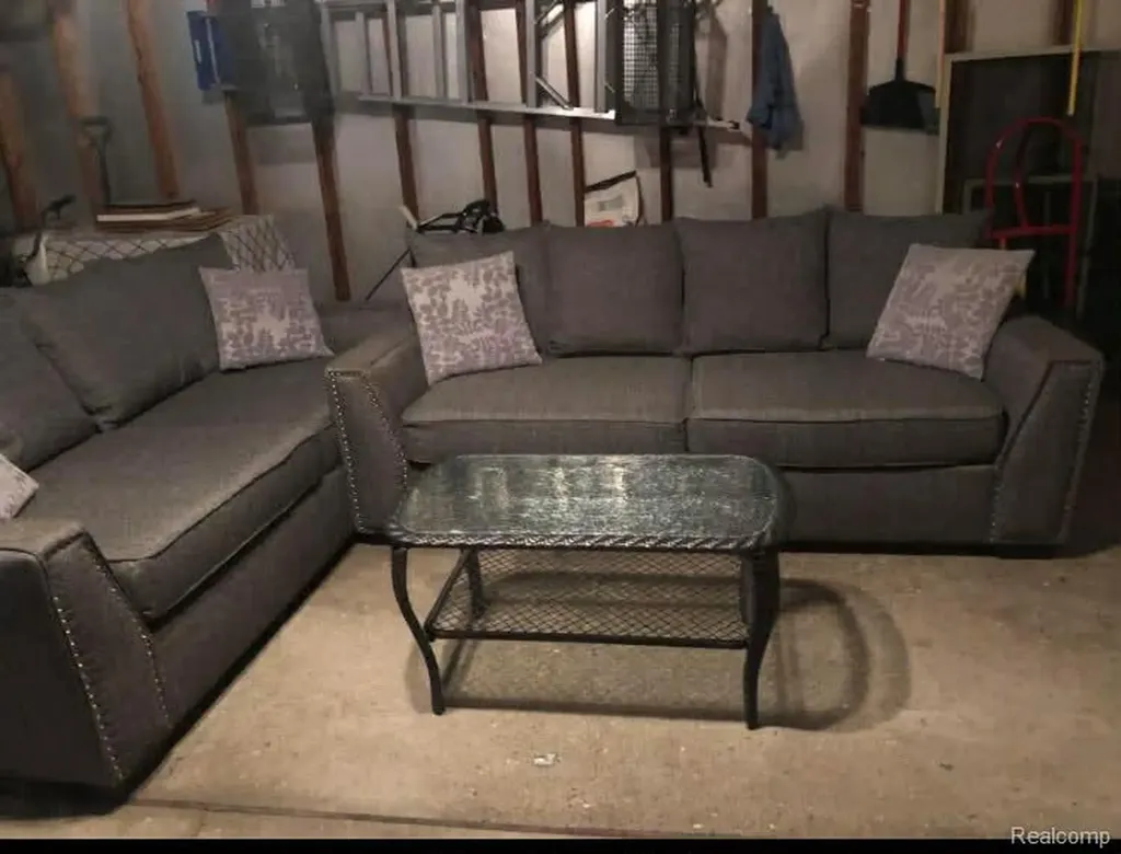 46721 Peach Grove Macomb Township MI 48044